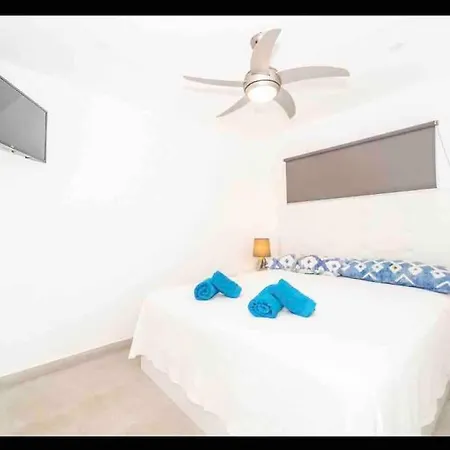 Spacious One Bedroom Apartment, Sea Views Over Looking Aqua Land * أذيخي