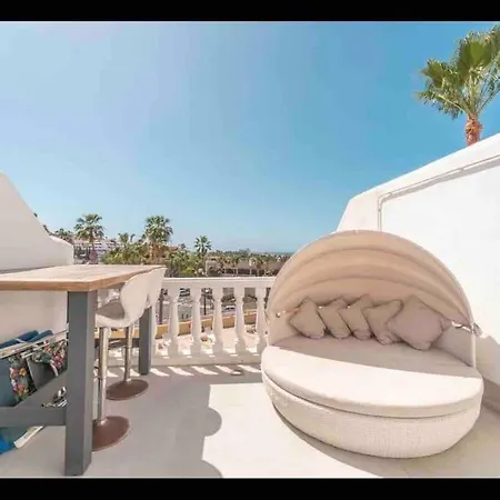 Spacious One Bedroom Apartment, Sea Views Over Looking Aqua Land شقة أذيخي